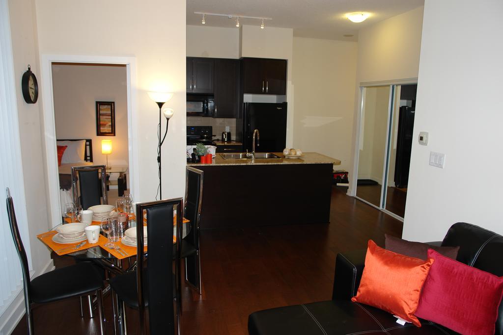 Goodwood Suites Mississauga Rum bild