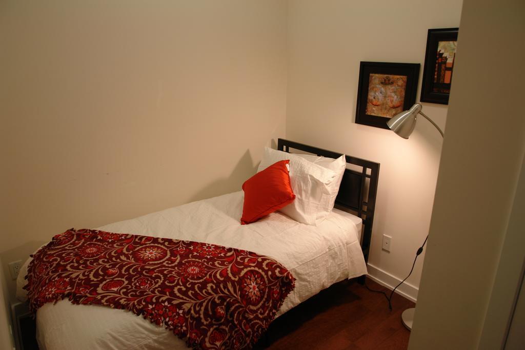 Goodwood Suites Mississauga Rum bild