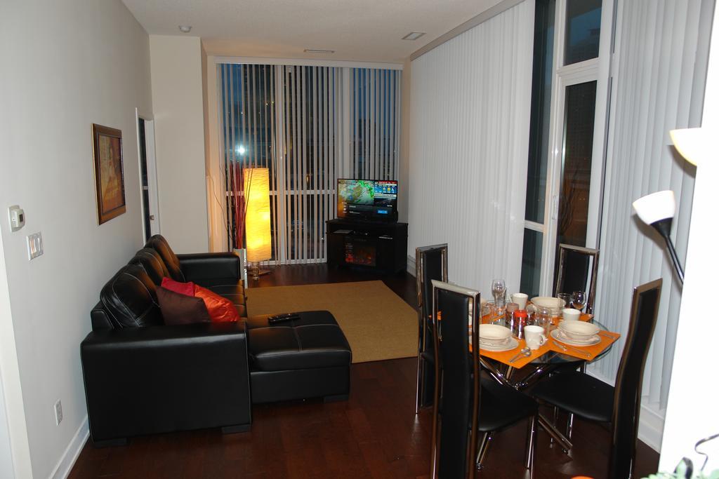 Goodwood Suites Mississauga Rum bild