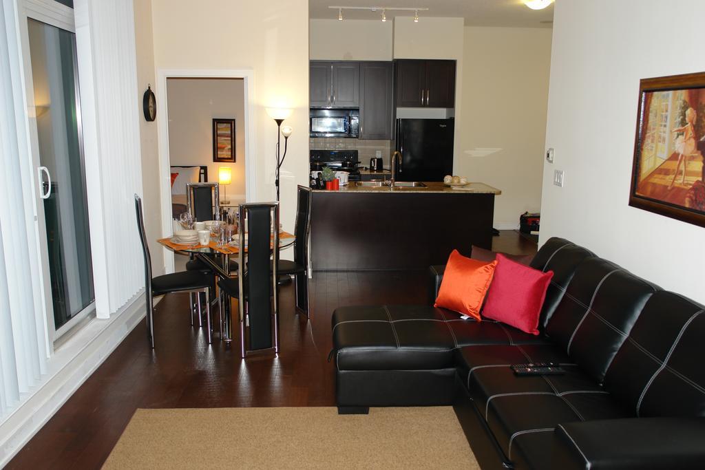 Goodwood Suites Mississauga Rum bild