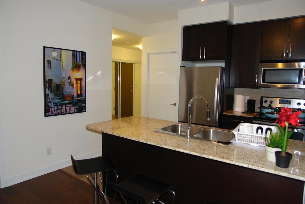Goodwood Suites Mississauga Rum bild
